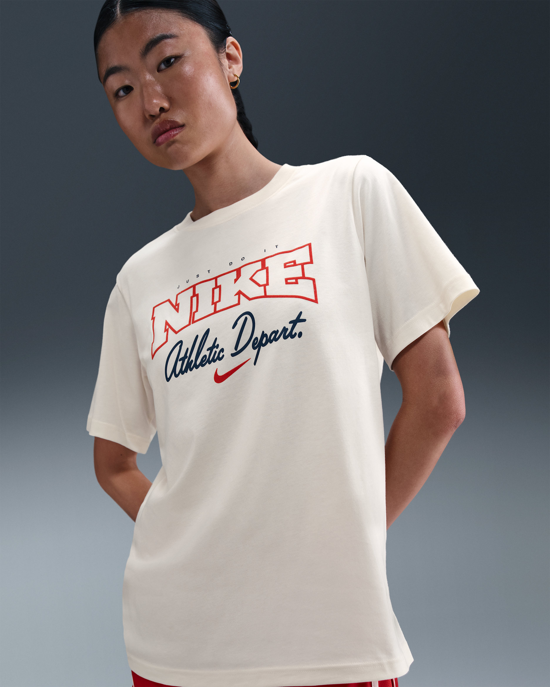 Nike ショートスリーブ Tシャツ　Mサイズ NIKE公式】ナイキ スポーツウェア ウィメンズ ルーズ ショートスリーブ